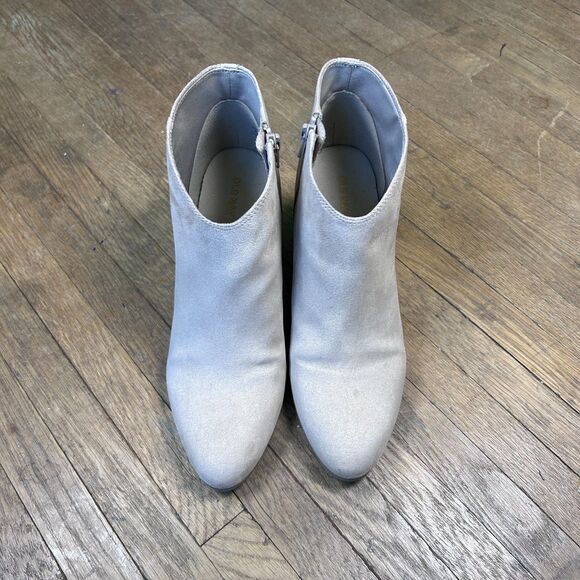 Old Navy Beige Suede Ankle Boot Bootie - Picture 1 of 7